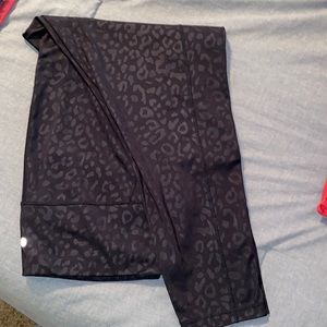 Women’s 2XL Leopard Print Leggings (with pockets).